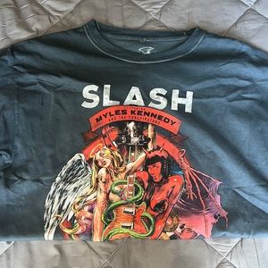 slash graphic tee